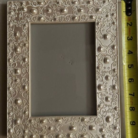 Silver crystal beaded and Pearl detailed picture frame w velvet backing NWOT - Picture 4 of 10
